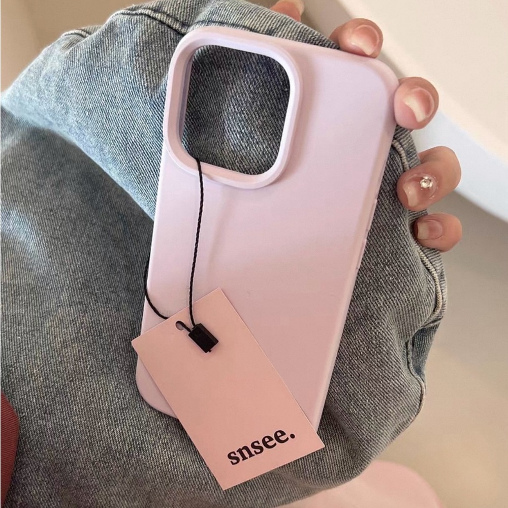 NWOT Pink iPhone 16 pro Case